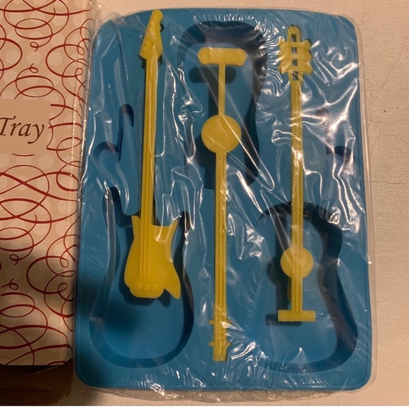 Guitar Ice Cube Tray Candy Mold - Picture 2 of 6